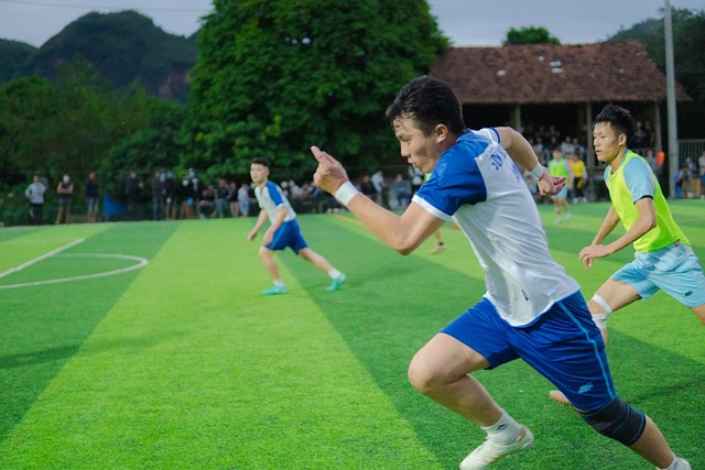 格策：我从小就看梅西踢球，他绝对是我的偶像